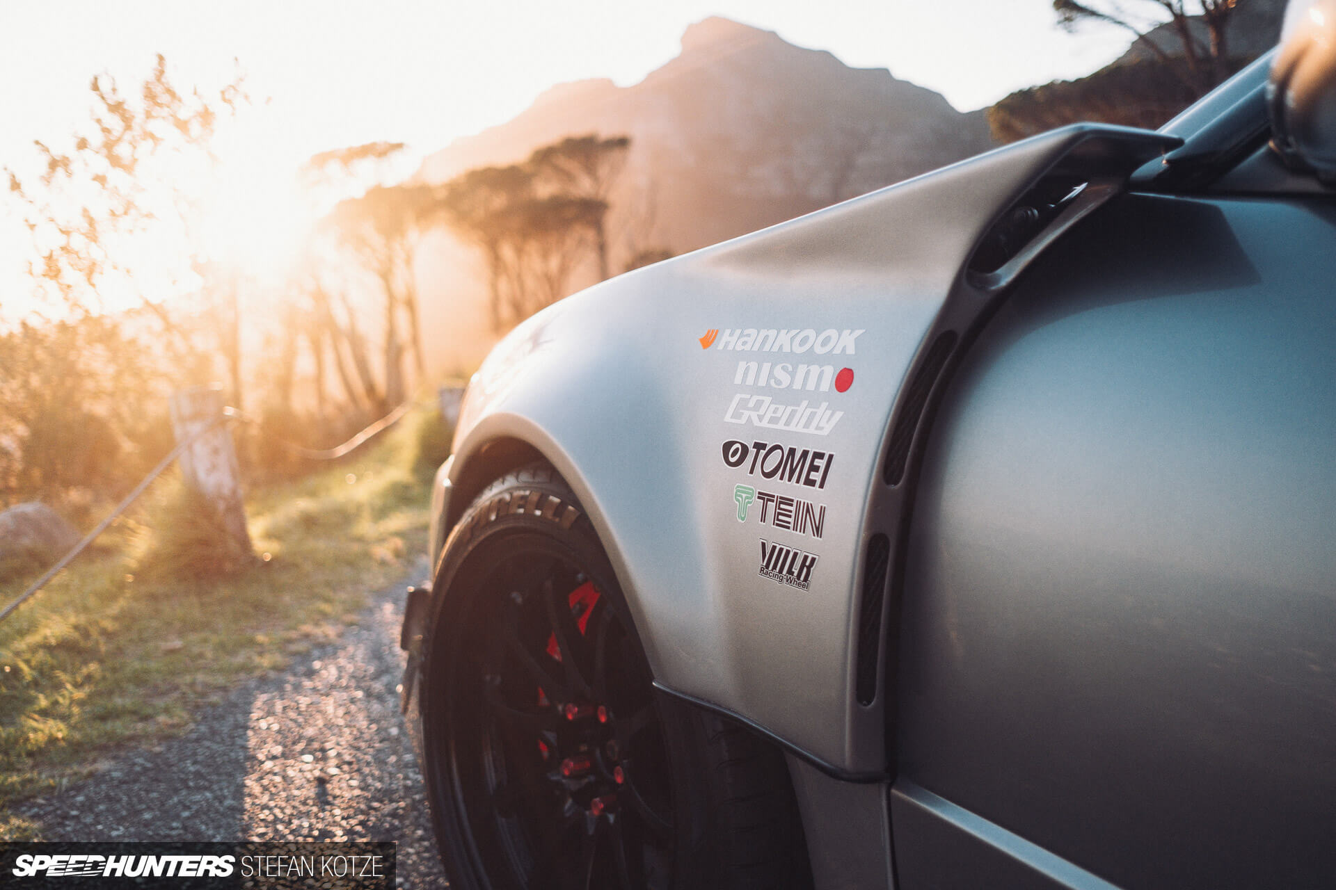 Front left wheel of the Nissan Skyline R34 
                    GT-R