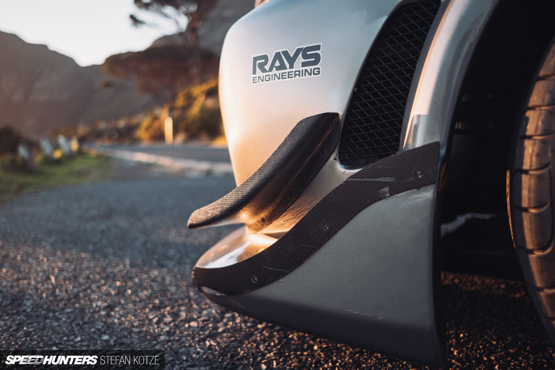 Front left bumper of the Nissan Skyline R34 
                    GT-R