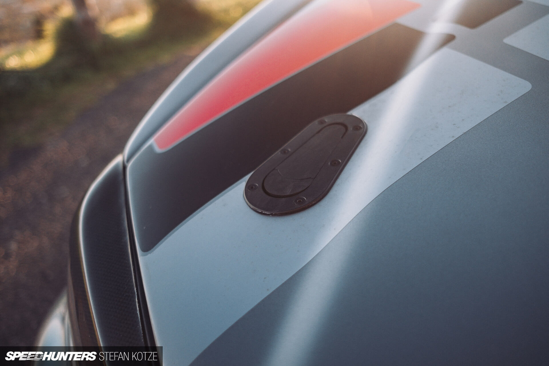 Air intake cover on the hood of the Nissan 
                    Skyline R34 GT-R