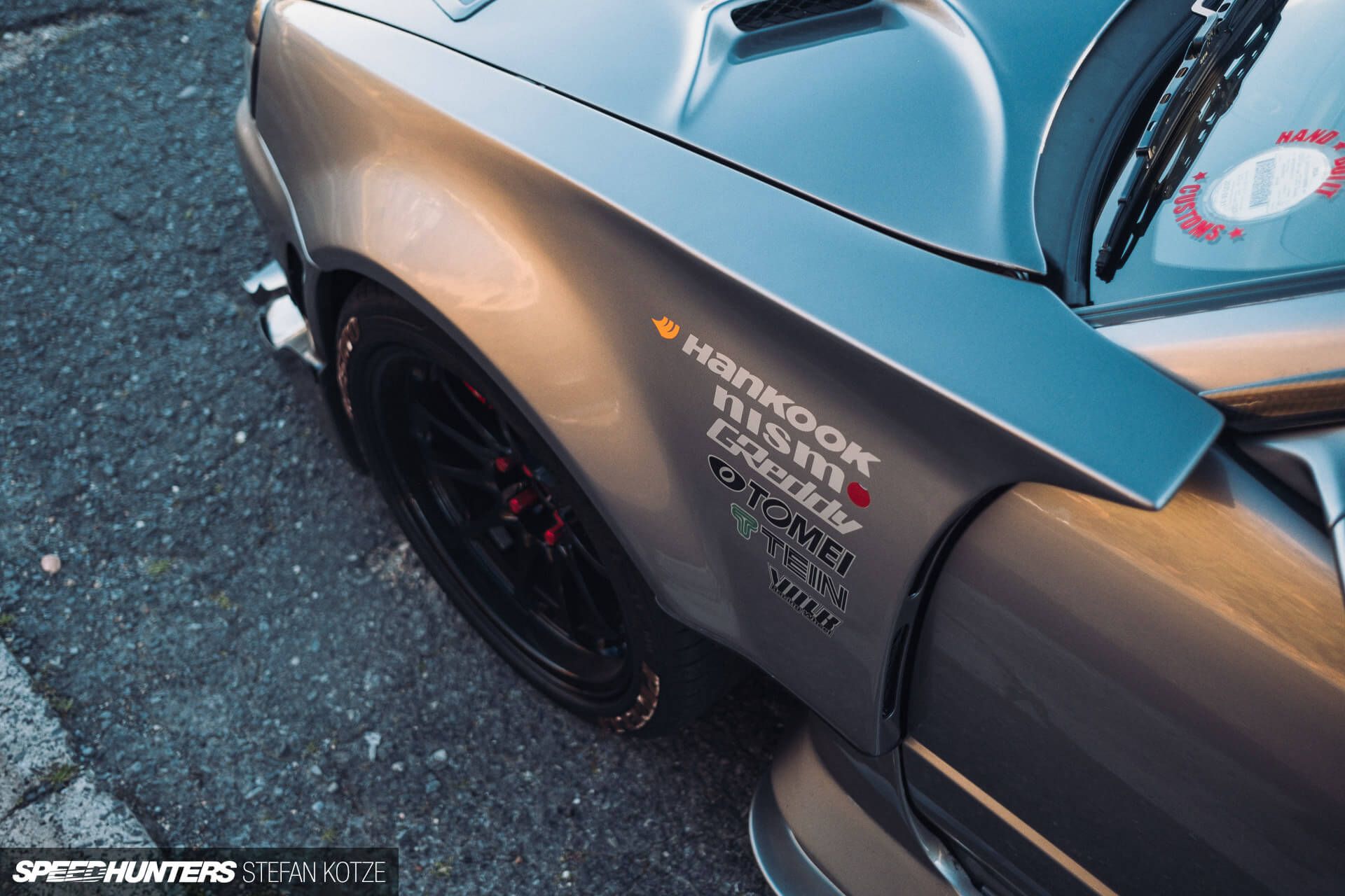 Left front of the Nissan Skyline R34 GT-R