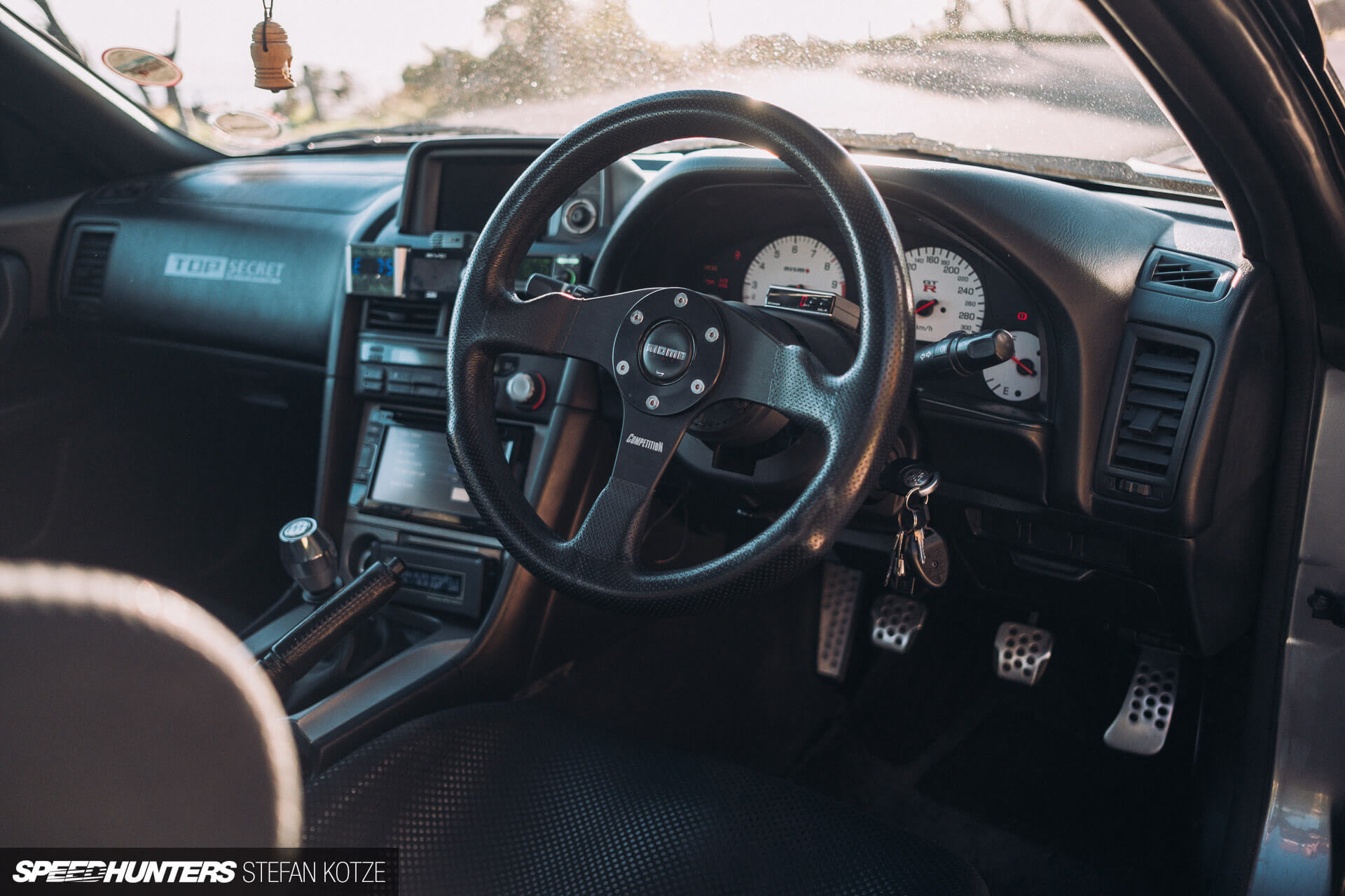 Interior of the Nissan Skyline R34 GT-R