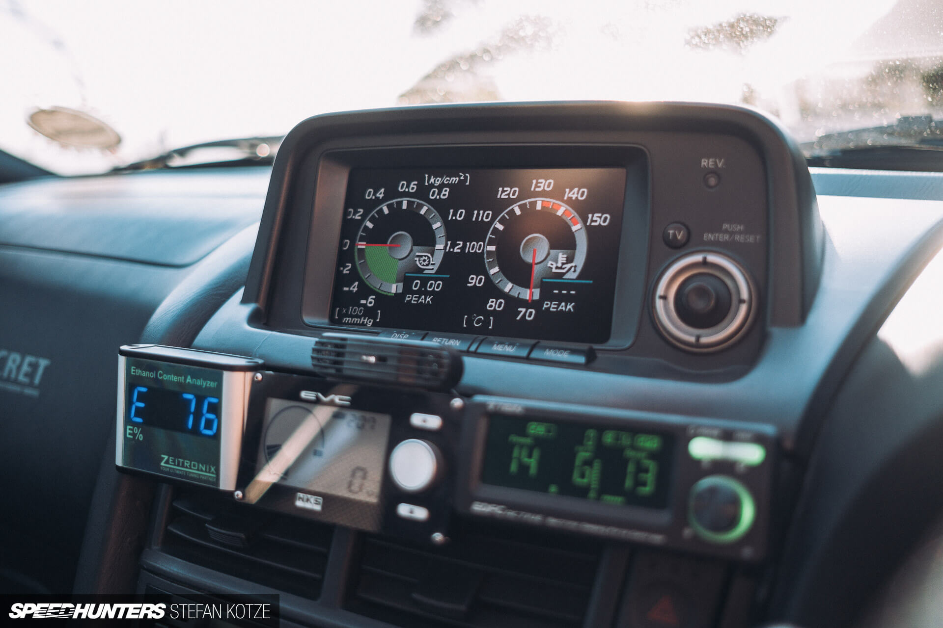 Multi-function display (MFD) Nissan Skyline 
                    R34 GT-R