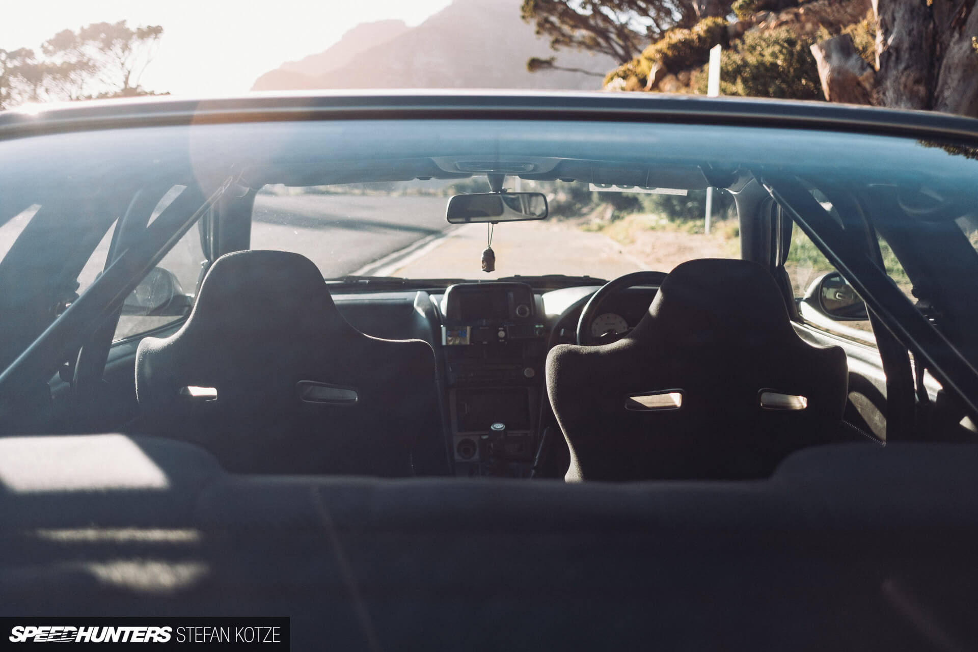 Rear window of the Nissan Skyline R34 GT-R