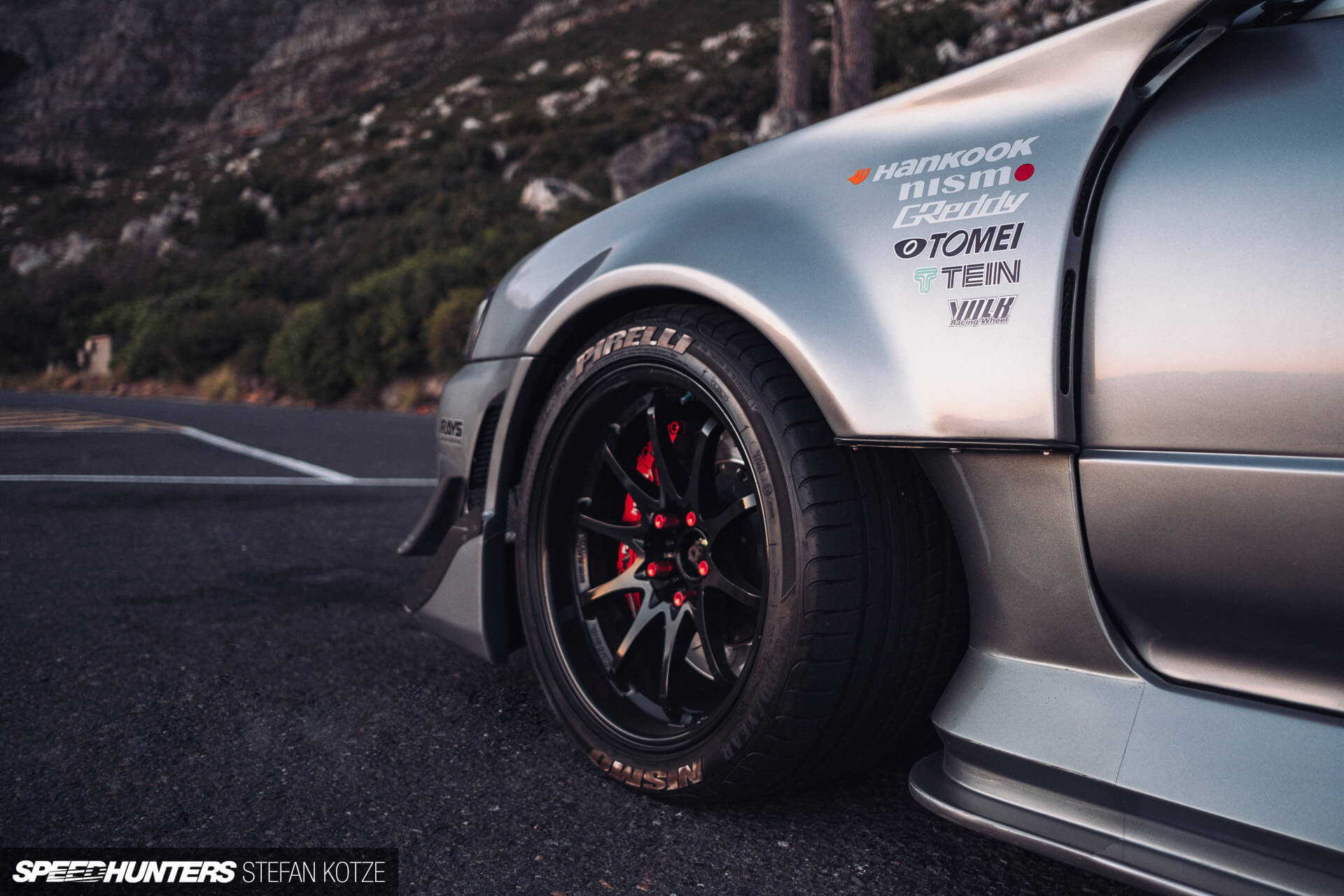 Front left wheel of the Nissan Skyline R34 
                    GT-R